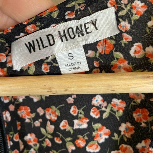 Wild Honey Floral Romper Bell Sleeves Size S Ditsy Floral Boho Summer Tie Hippie - Picture 10 of 11